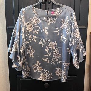 Vince Camuto Blue blouse size Large bell sleeve